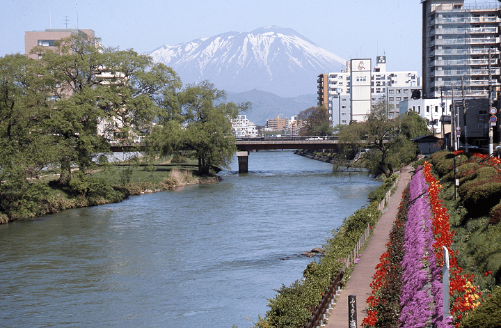 開運橋からの岩手山