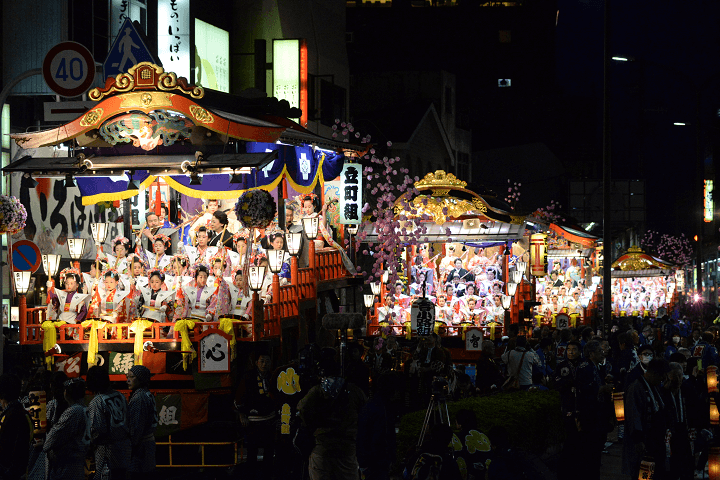 日高火防祭